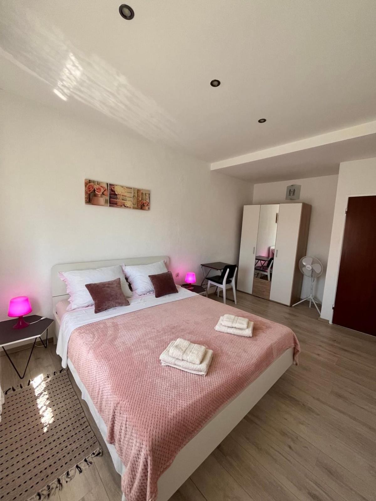 Apartments Mirijana Pula Zewnętrze zdjęcie