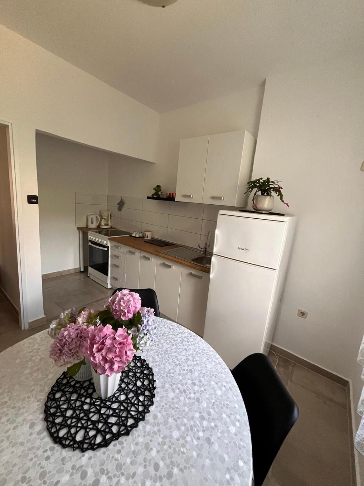 Apartments Mirijana Pula Zewnętrze zdjęcie